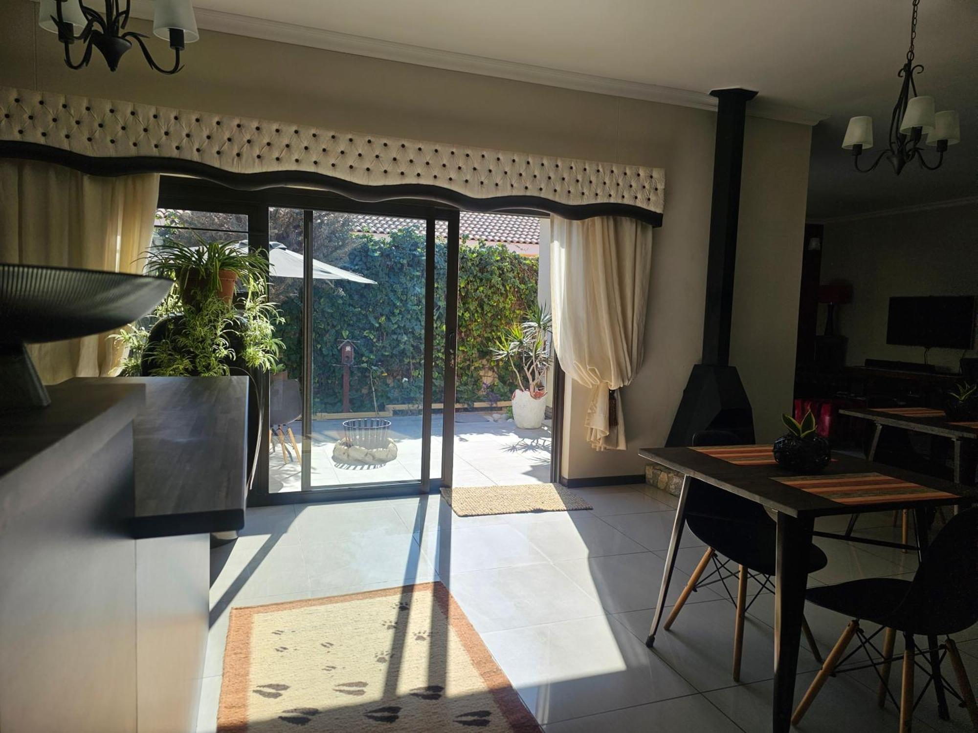 Cora'S Boutique Bed & Breakfast Суакопмунд Екстериор снимка