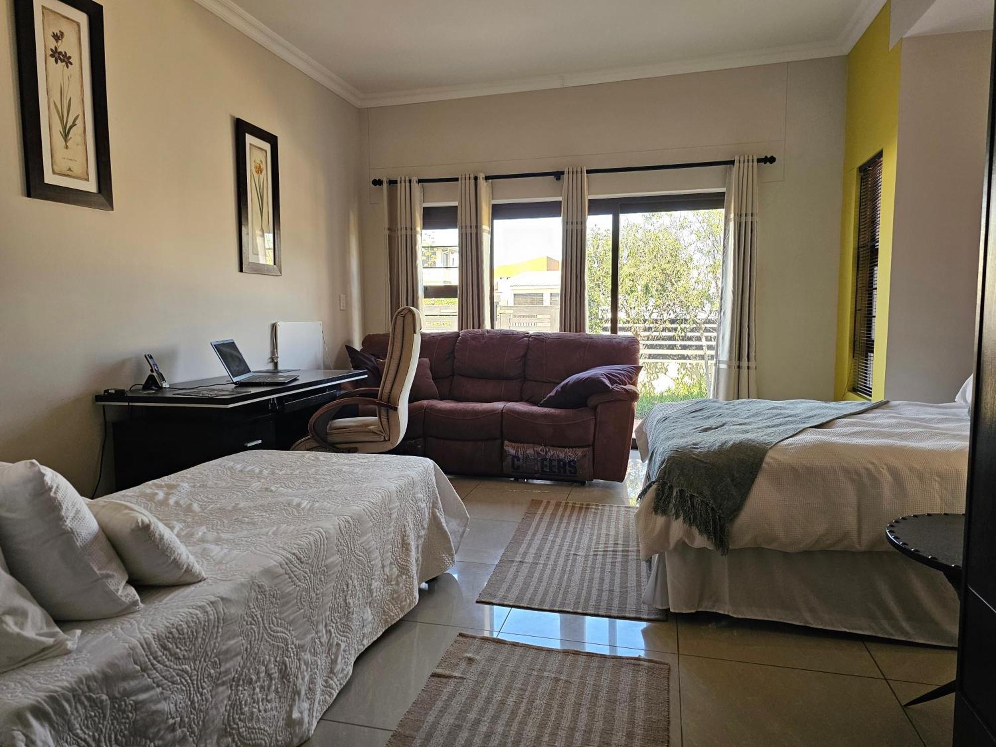 Cora'S Boutique Bed & Breakfast Суакопмунд Екстериор снимка