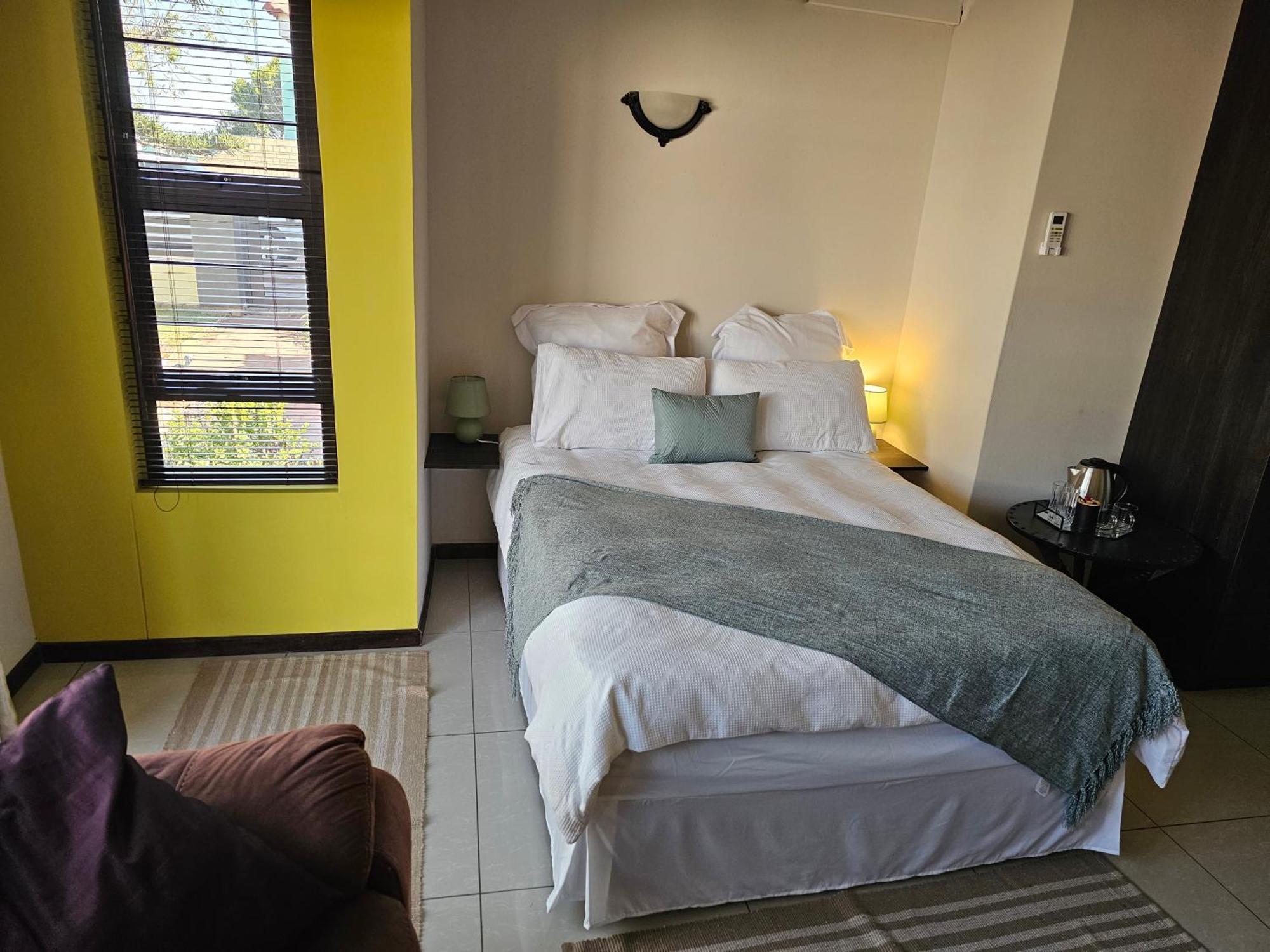 Cora'S Boutique Bed & Breakfast Суакопмунд Екстериор снимка