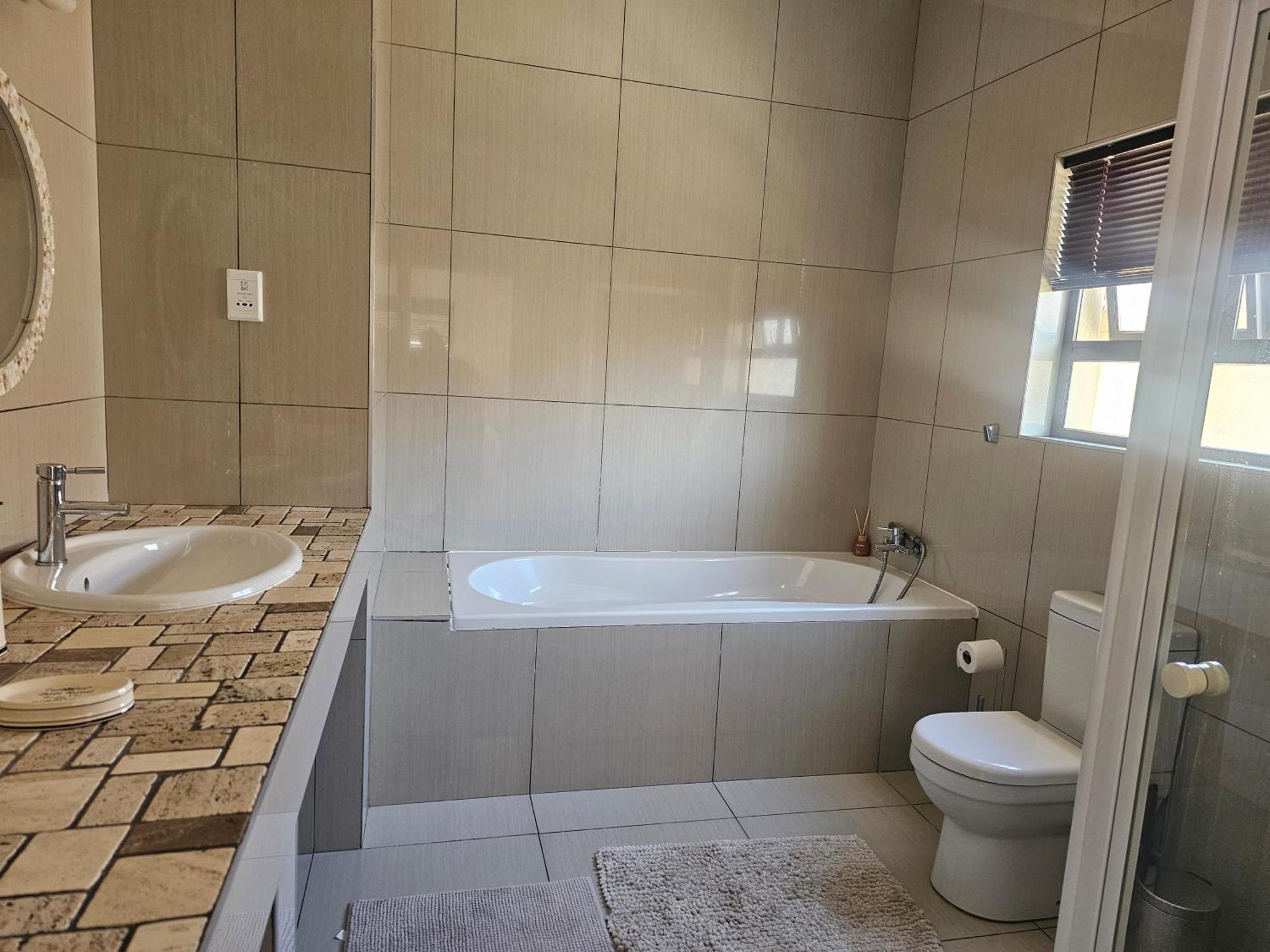 Cora'S Boutique Bed & Breakfast Суакопмунд Екстериор снимка